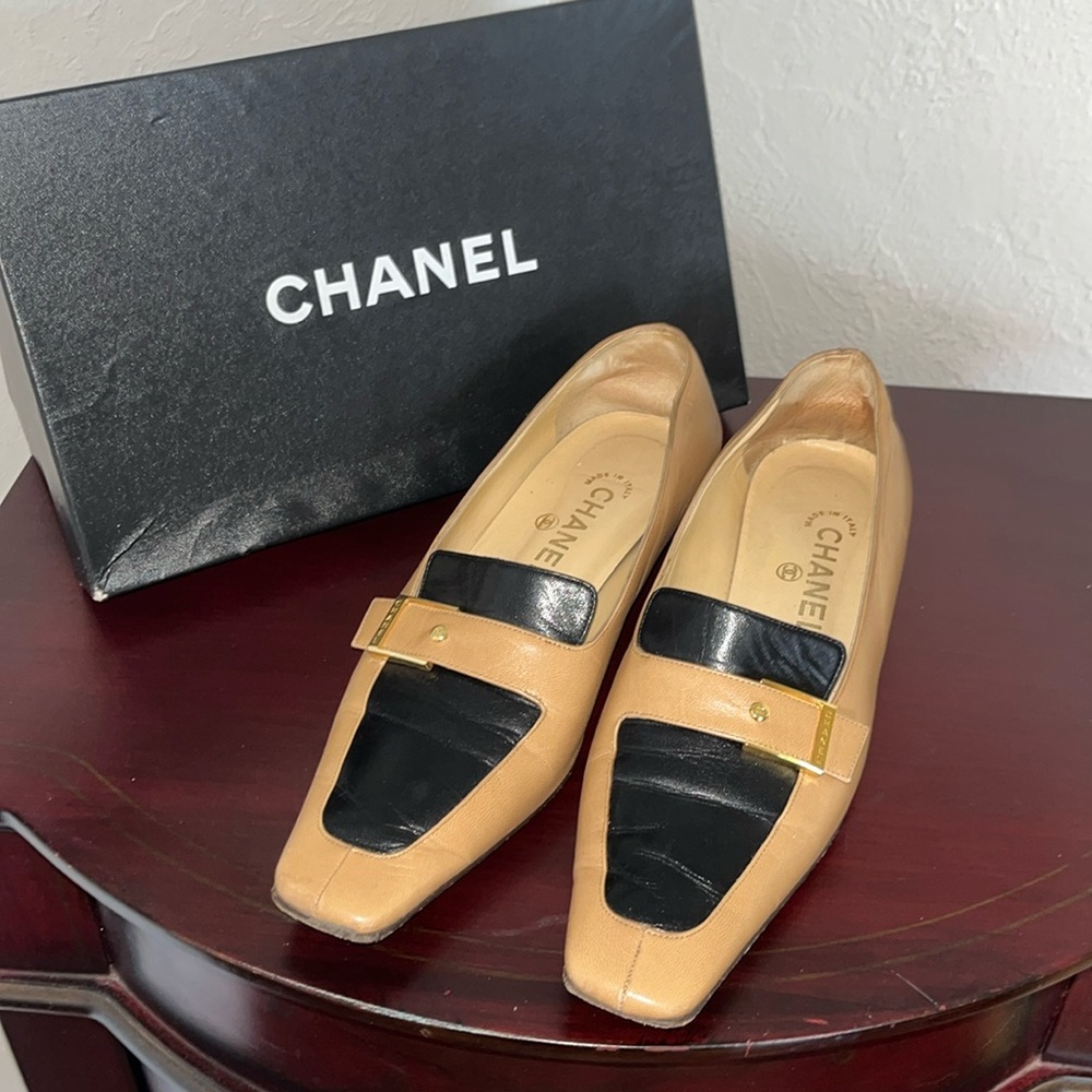 CHANEL Classic Pumps!!